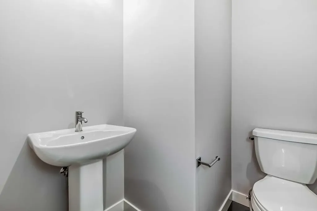 4 Topaz Place Cochrane AB T4C 3K2