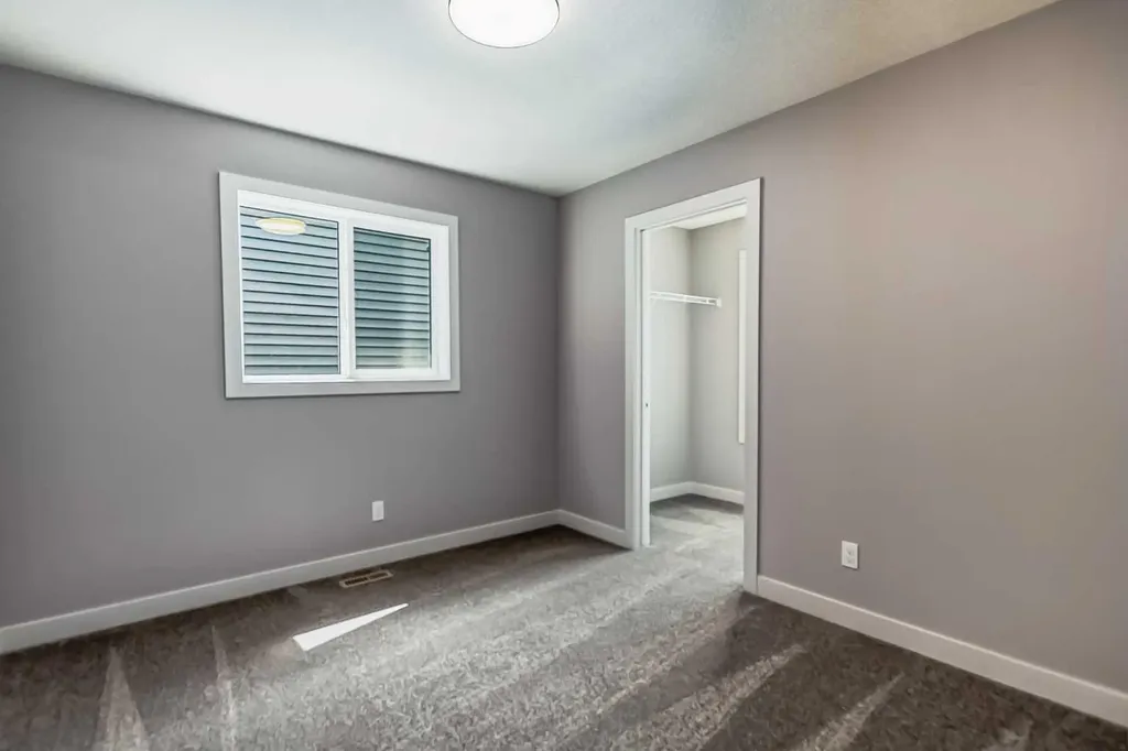 4 Topaz Place Cochrane AB T4C 3K2