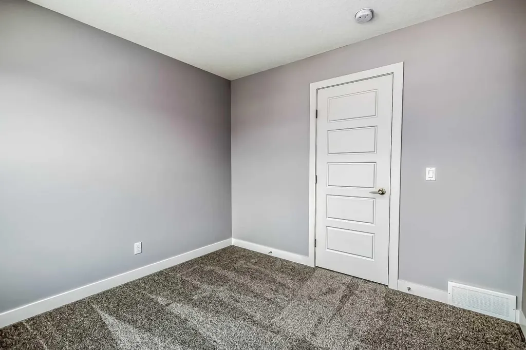 4 Topaz Place Cochrane AB T4C 3K2