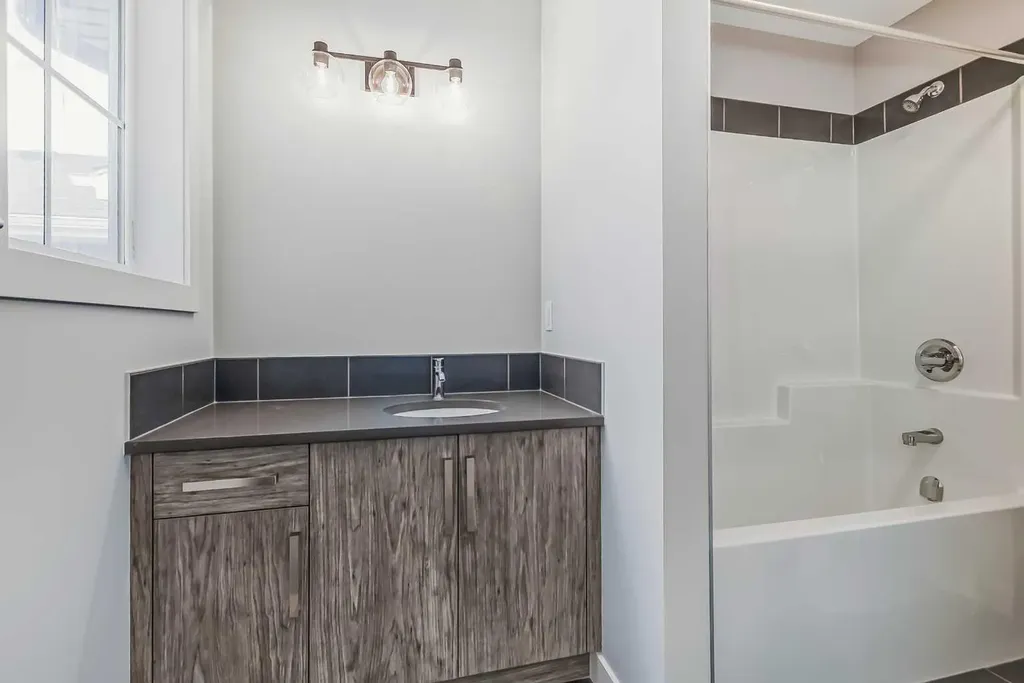4 Topaz Place Cochrane AB T4C 3K2