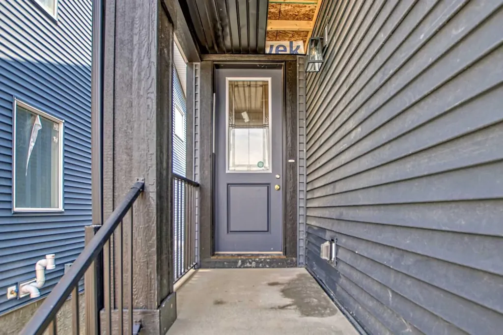 4 Topaz Place Cochrane AB T4C 3K2