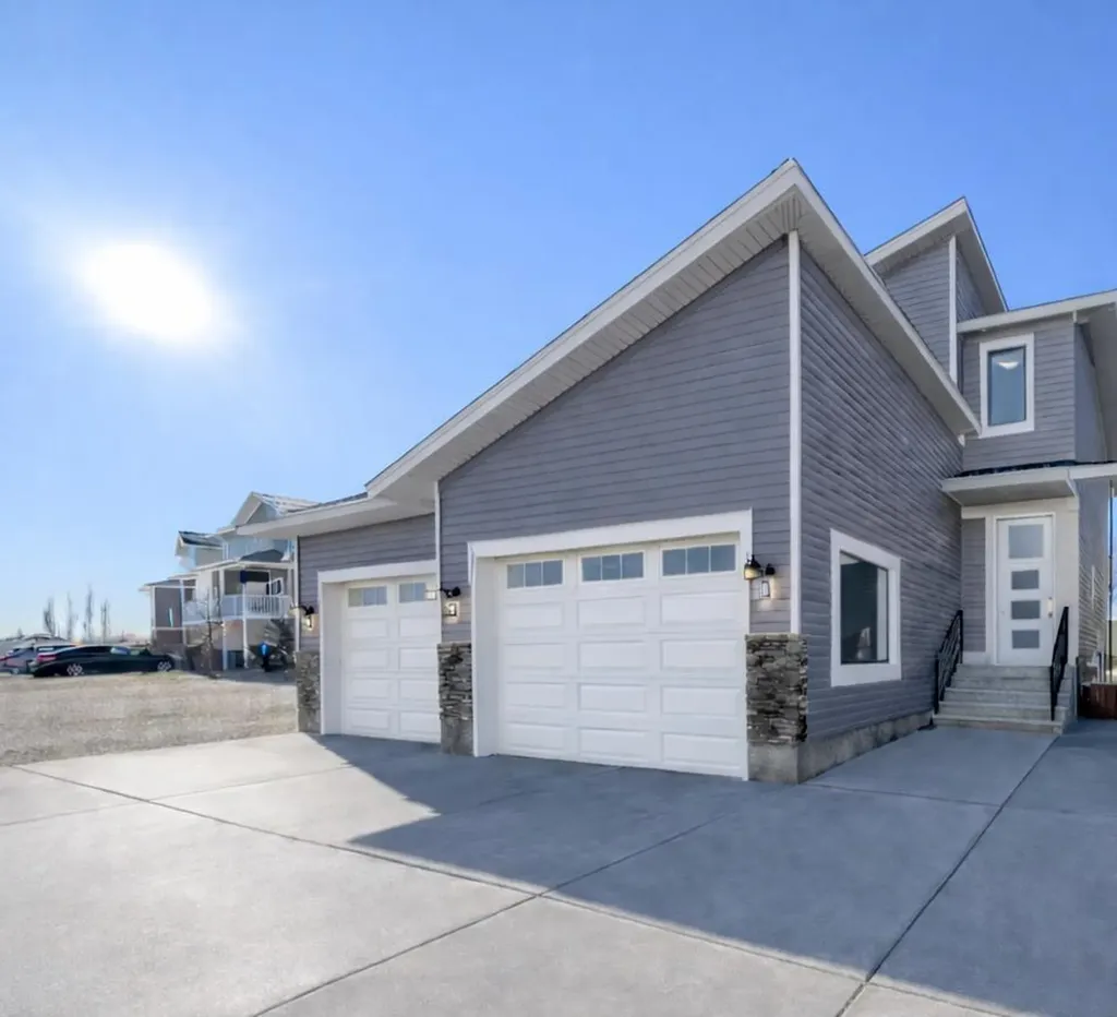 310 Somerside Crescent Medicine Hat AB T1B 0N3