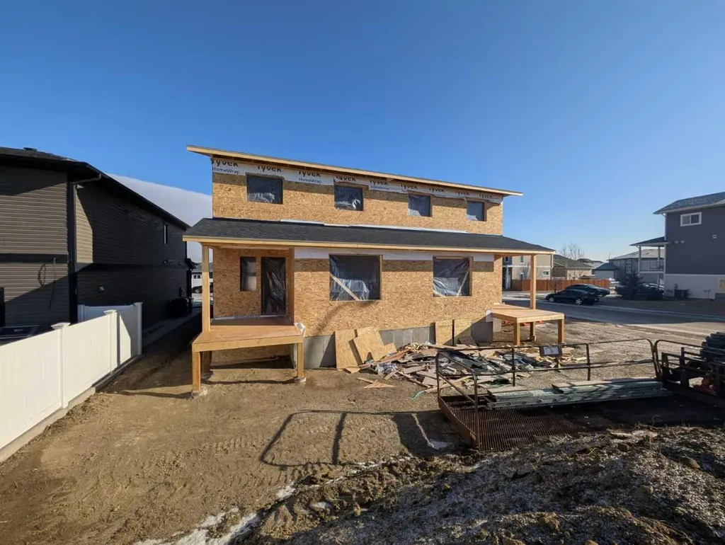 310 Somerside Crescent Medicine Hat AB T1B 0N3