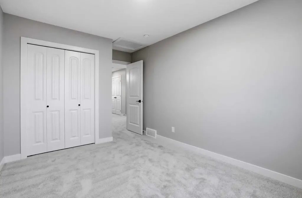 548 Bridgeport Street Chestermere AB T1X 3E6