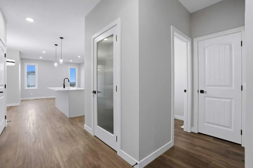 548 Bridgeport Street Chestermere AB T1X 3E6