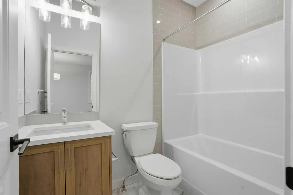 544 Bridgeport Street Chestermere AB T1X 3E6