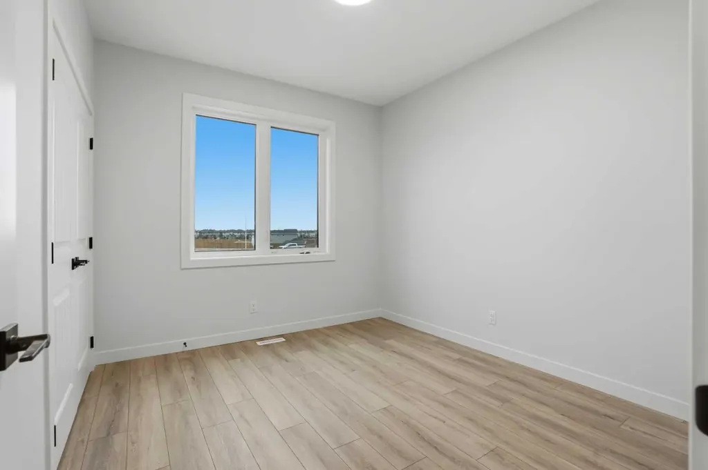 544 Bridgeport Street Chestermere AB T1X 3E6