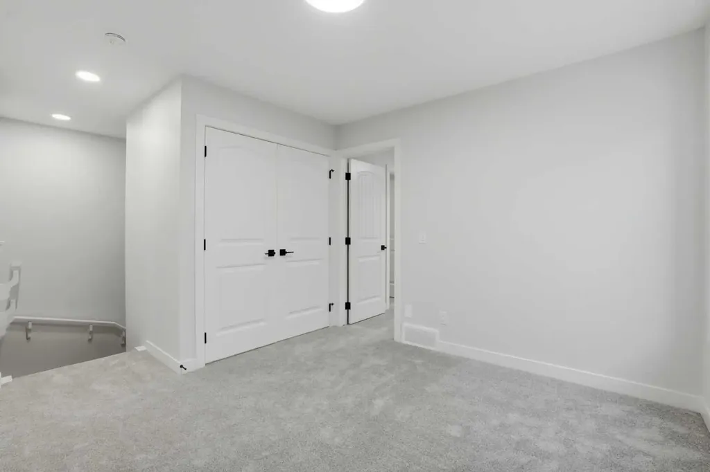 544 Bridgeport Street Chestermere AB T1X 3E6