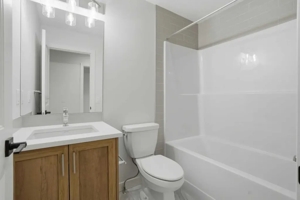 544 Bridgeport Street Chestermere AB T1X 3E6