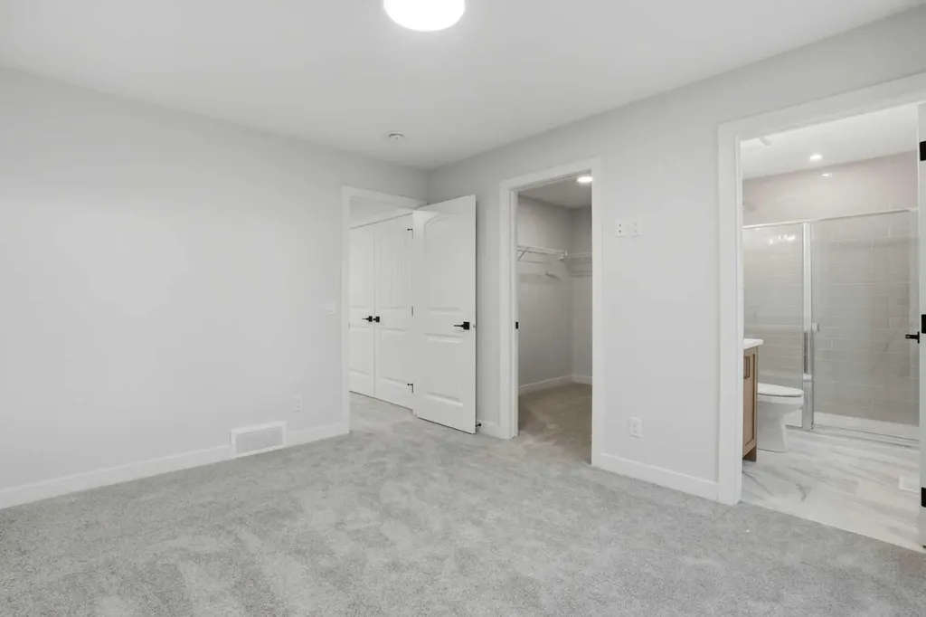 544 Bridgeport Street Chestermere AB T1X 3E6