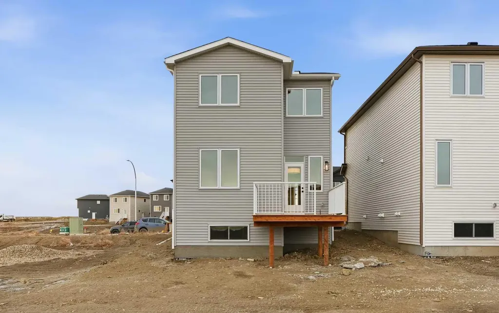 544 Bridgeport Street Chestermere AB T1X 3E6