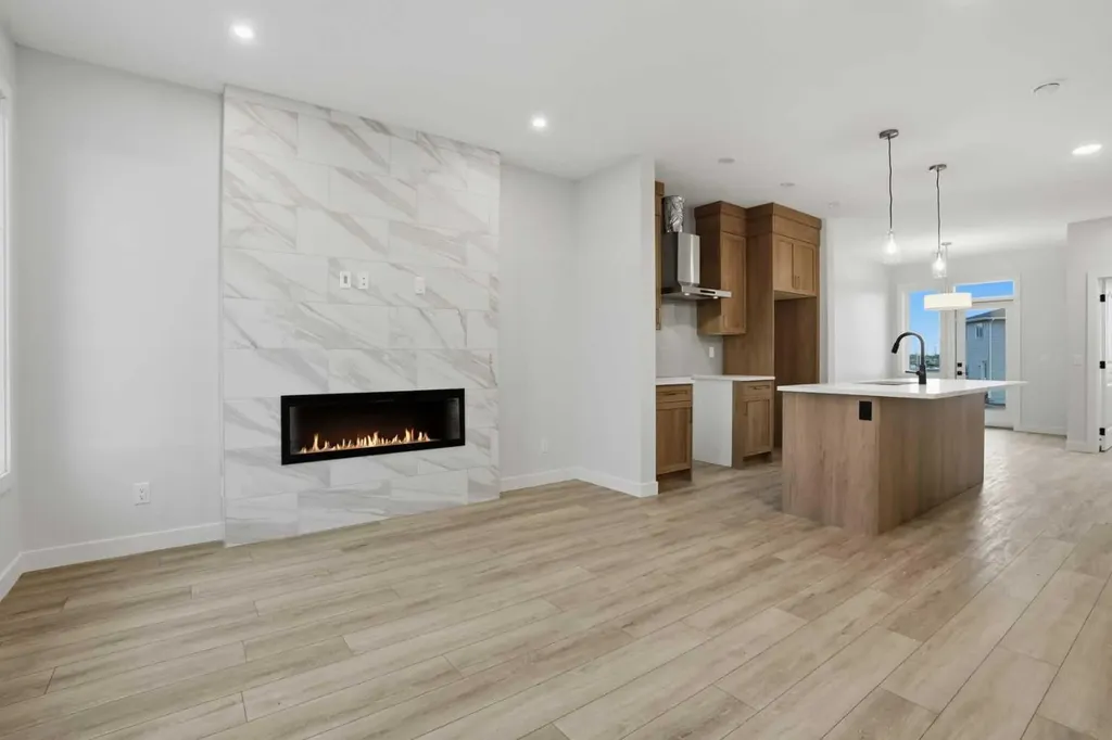 544 Bridgeport Street Chestermere AB T1X 3E6