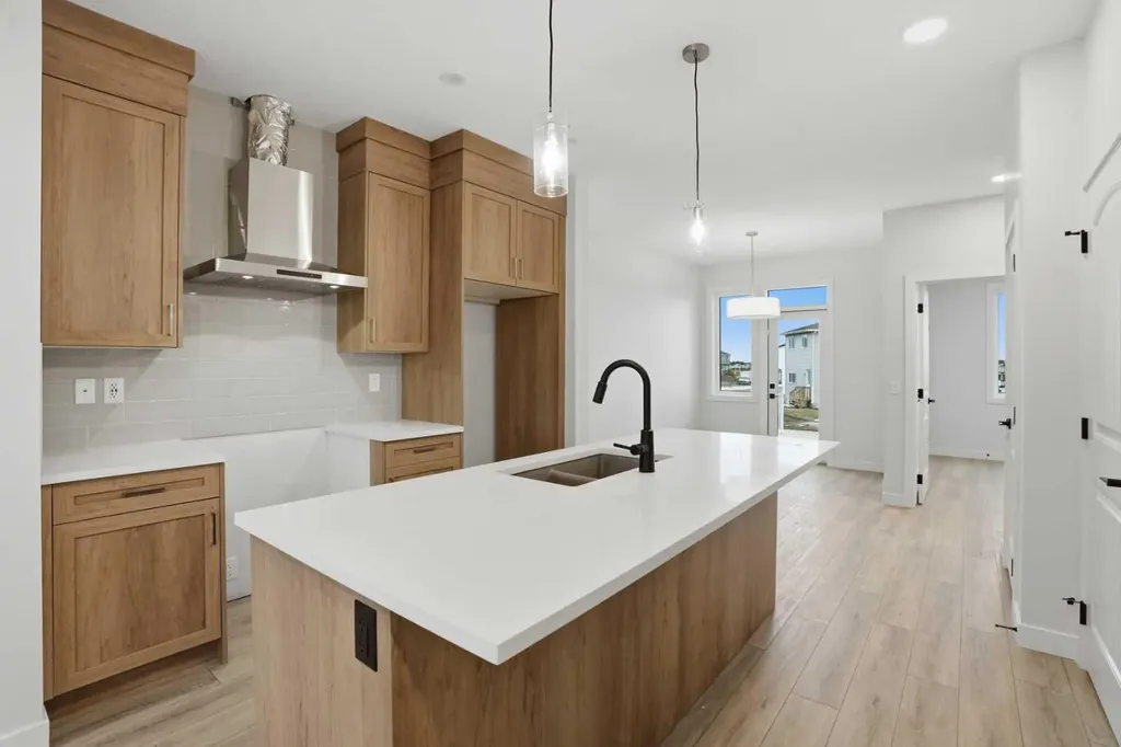 544 Bridgeport Street Chestermere AB T1X 3E6