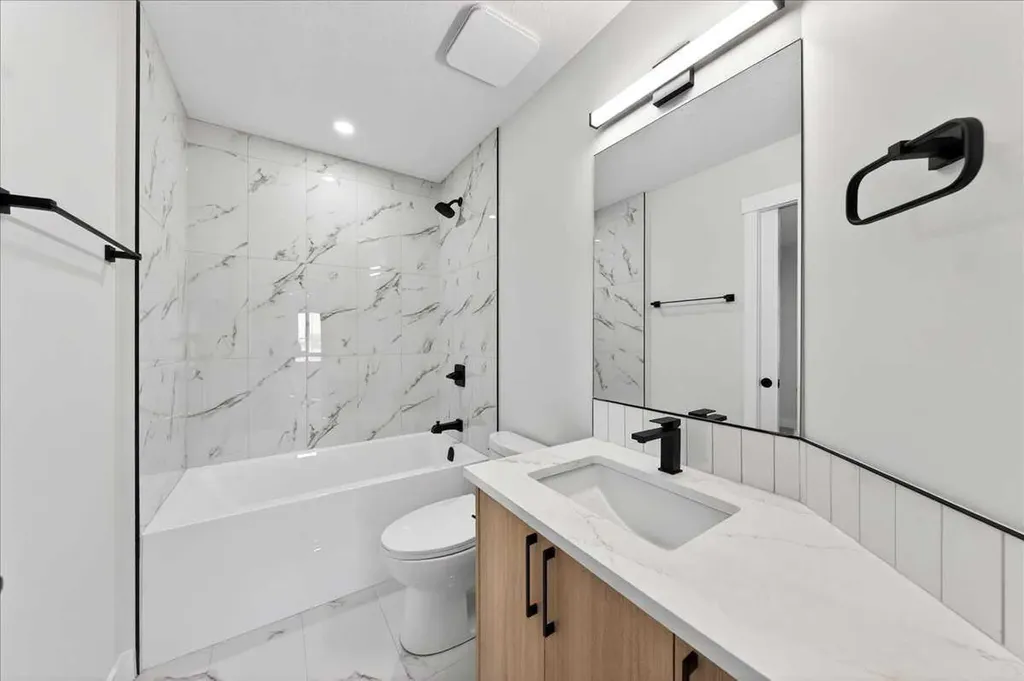7 Lakewood Way Strathmore AB T1P 2J5