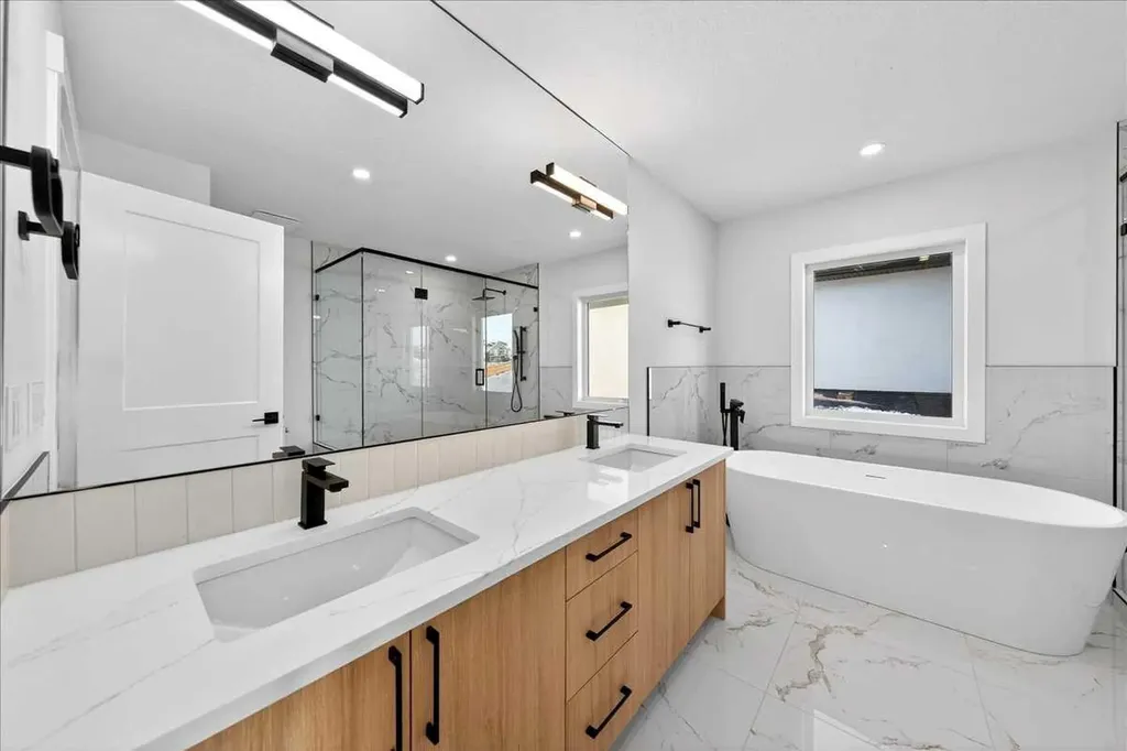 7 Lakewood Way Strathmore AB T1P 2J5