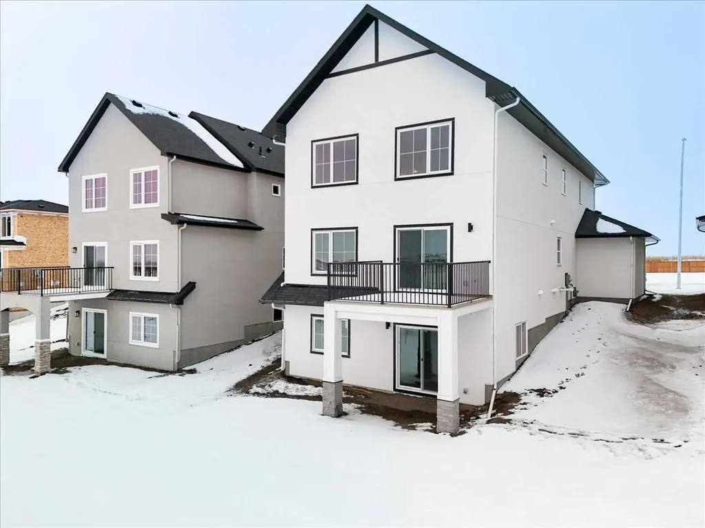 7 Lakewood Way Strathmore AB T1P 2J5