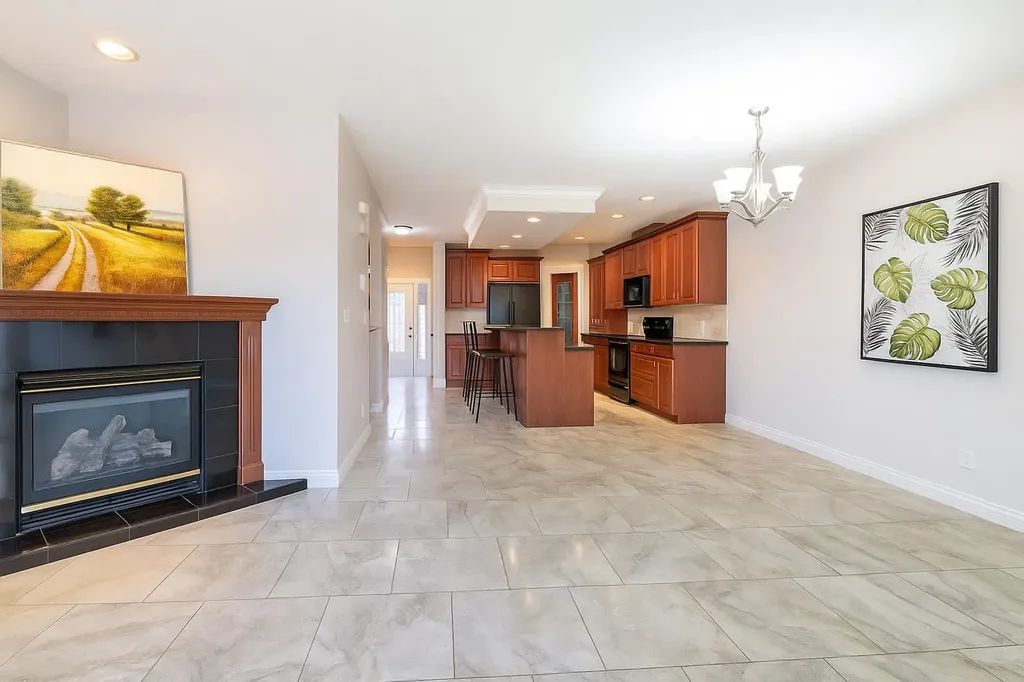 1421 40 Street SW Calgary AB T3C 1W8