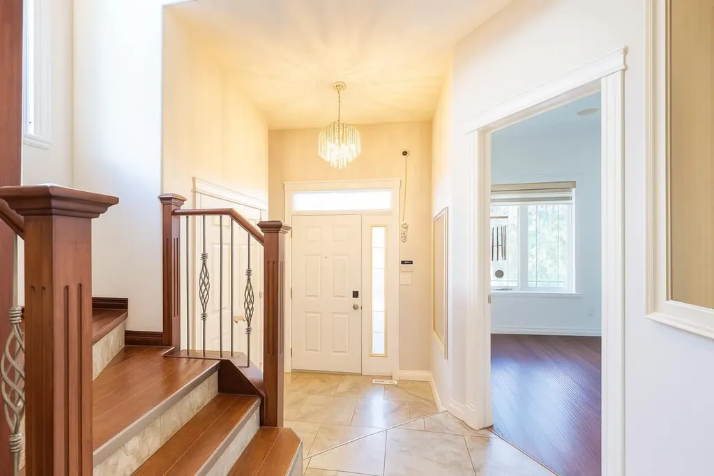 1421 40 Street SW Calgary AB T3C 1W8