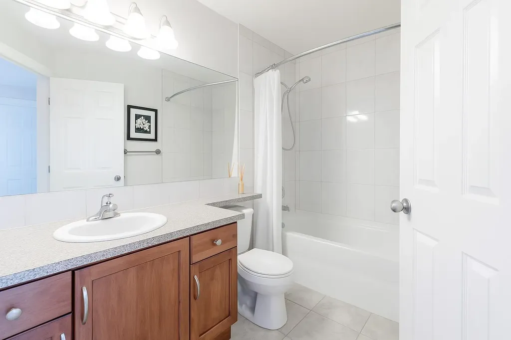 1421 40 Street SW Calgary AB T3C 1W8