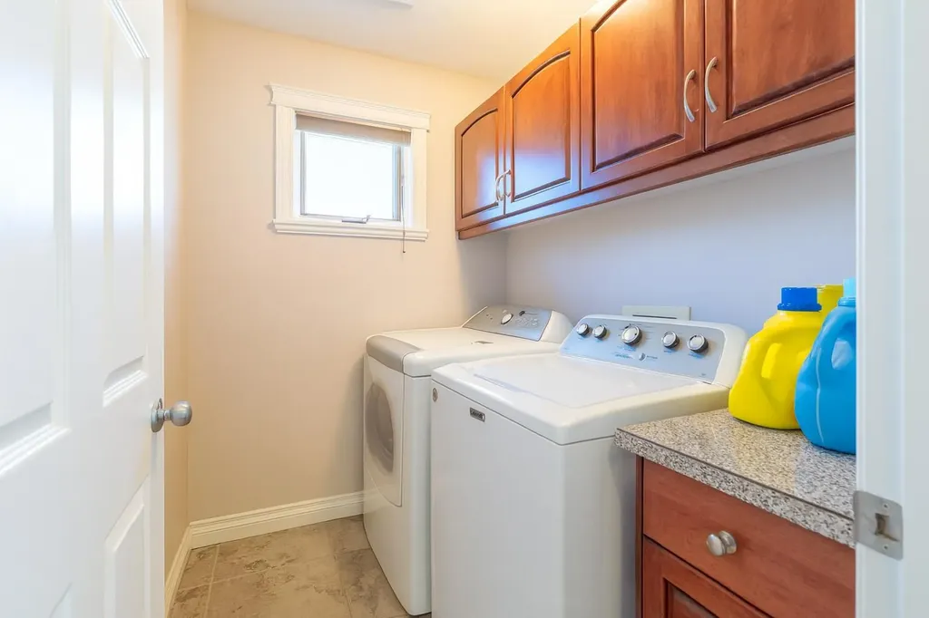 1421 40 Street SW Calgary AB T3C 1W8