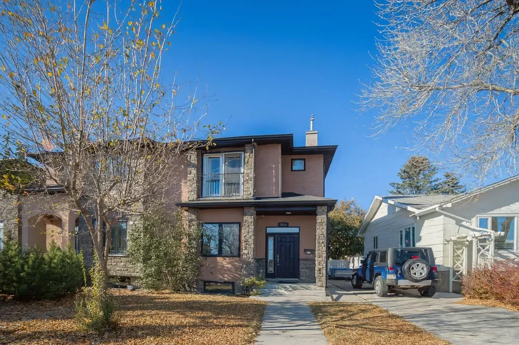 1421 40 Street SW Calgary AB T3C 1W8