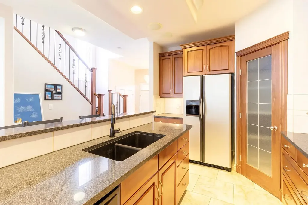 1421 40 Street SW Calgary AB T3C 1W8