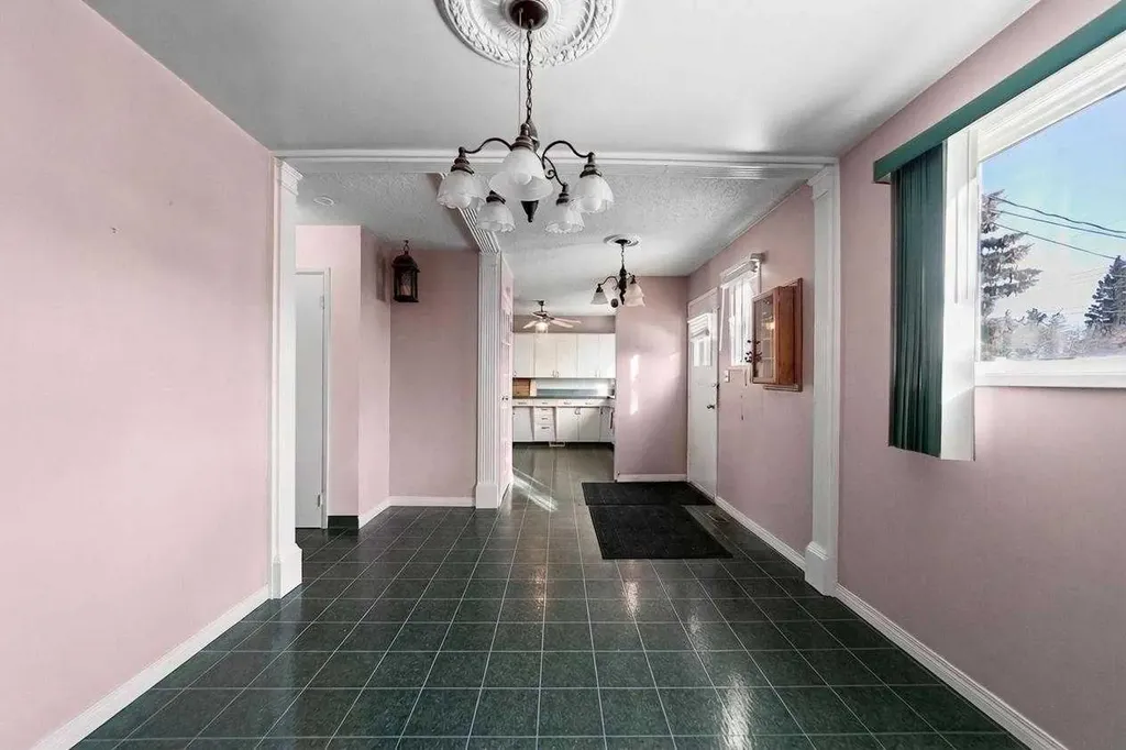 5037 54 Street Daysland AB T0B 1A0