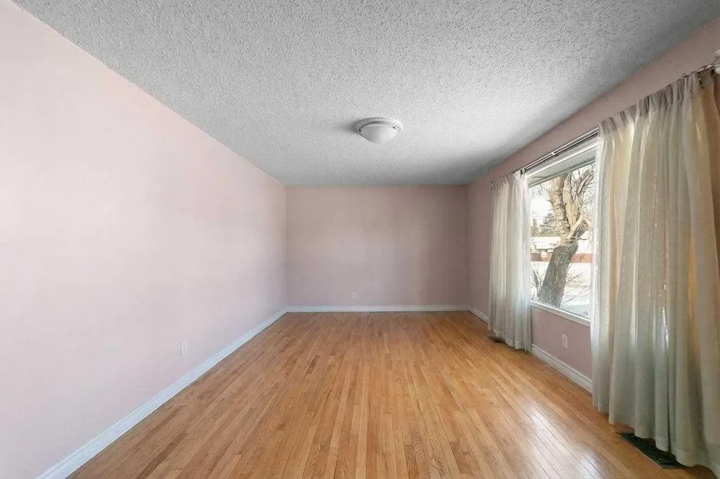 5037 54 Street Daysland AB T0B 1A0