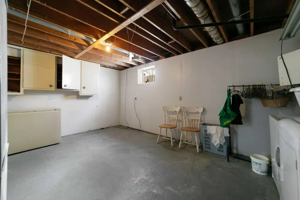 5037 54 Street Daysland AB T0B 1A0
