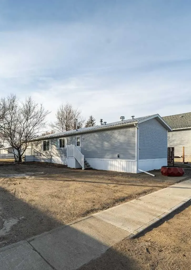 103 1 Avenue E Bow Island AB T0K 0G0