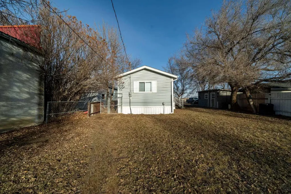 103 1 Avenue E Bow Island AB T0K 0G0