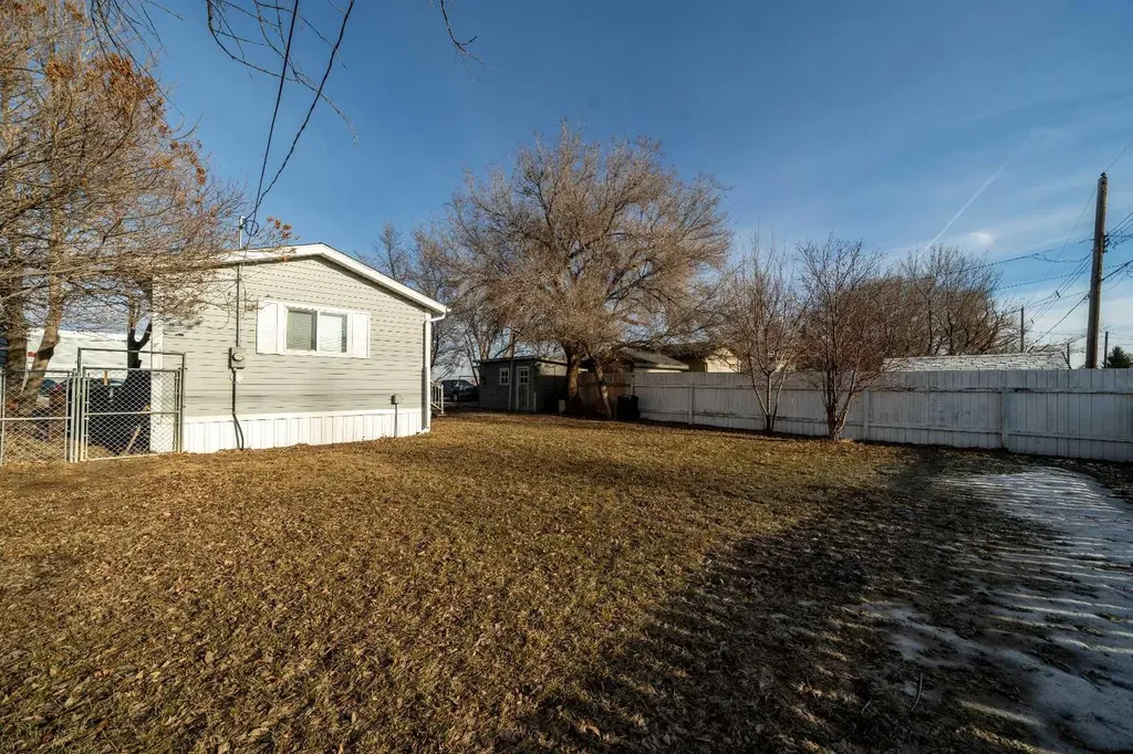 103 1 Avenue E Bow Island AB T0K 0G0