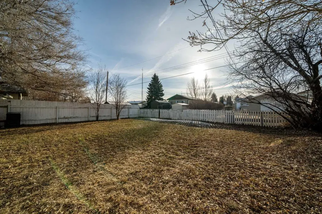 103 1 Avenue E Bow Island AB T0K 0G0