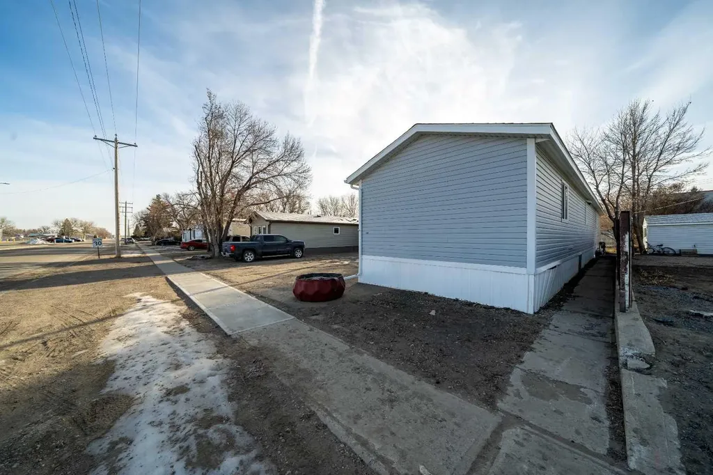 103 1 Avenue E Bow Island AB T0K 0G0