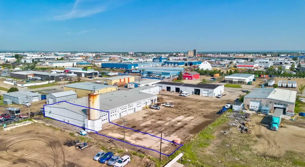 11037 92 Avenue Grande Prairie AB T8V 5W1