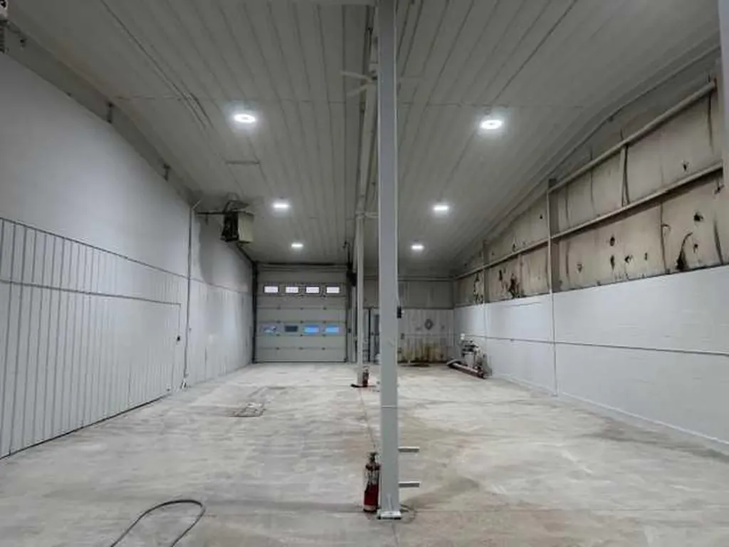 11037 92 Avenue Grande Prairie AB T8V 5W1