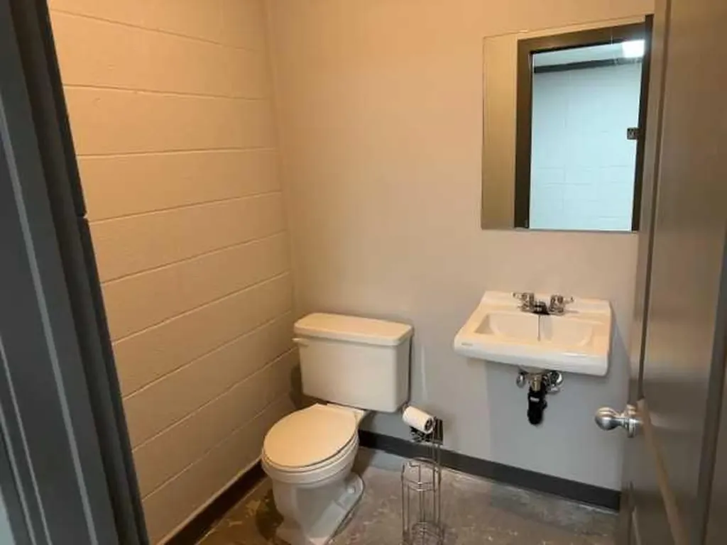 11037 92 Avenue Grande Prairie AB T8V 5W1