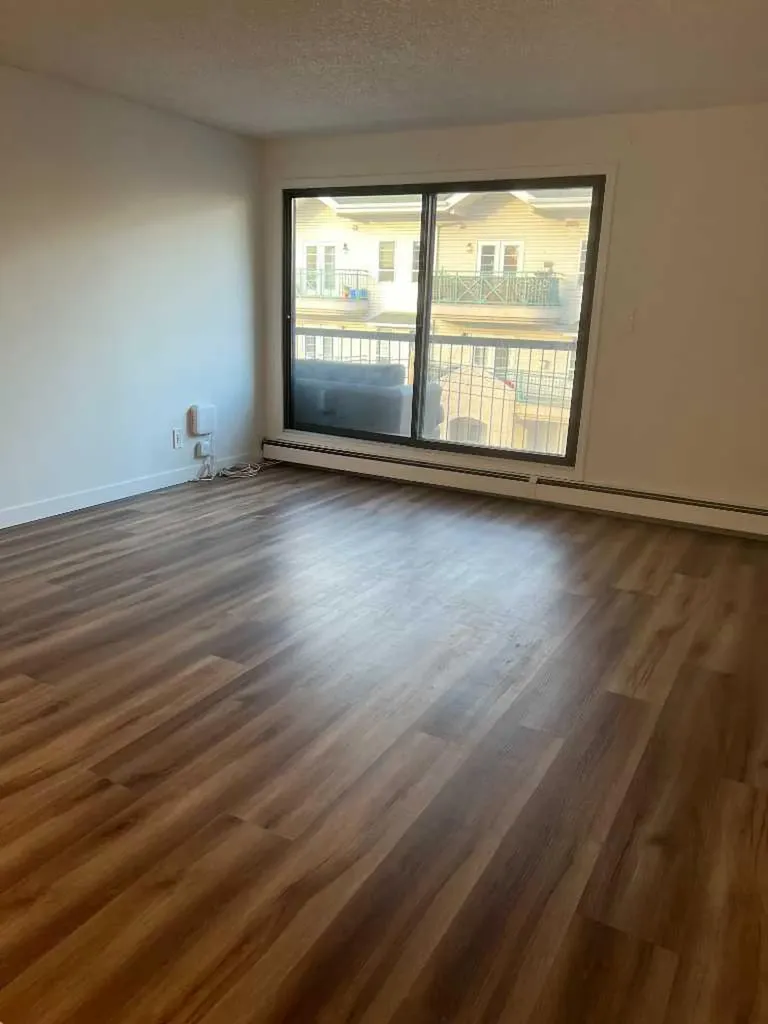 1234 14 Avenue SW Calgary AB T3C0V9