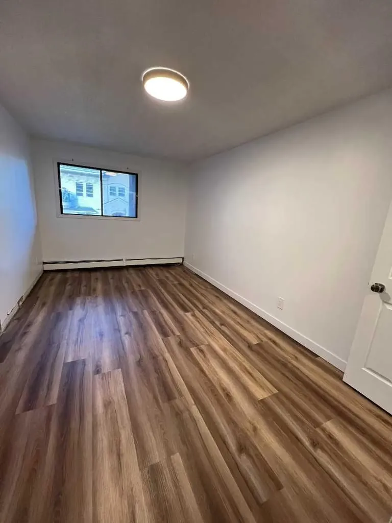 1234 14 Avenue SW Calgary AB T3C0V9