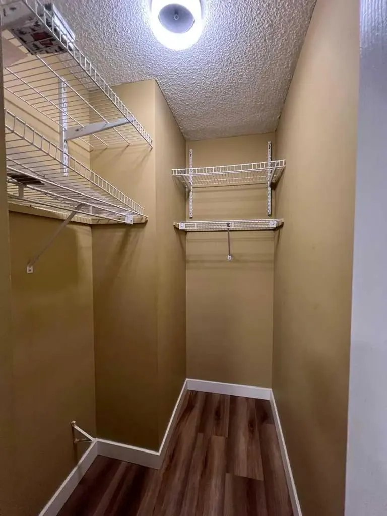 1234 14 Avenue SW Calgary AB T3C0V9
