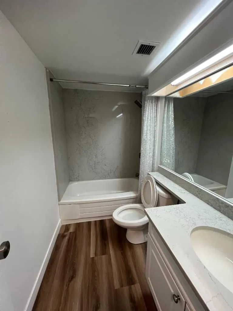 1234 14 Avenue SW Calgary AB T3C0V9
