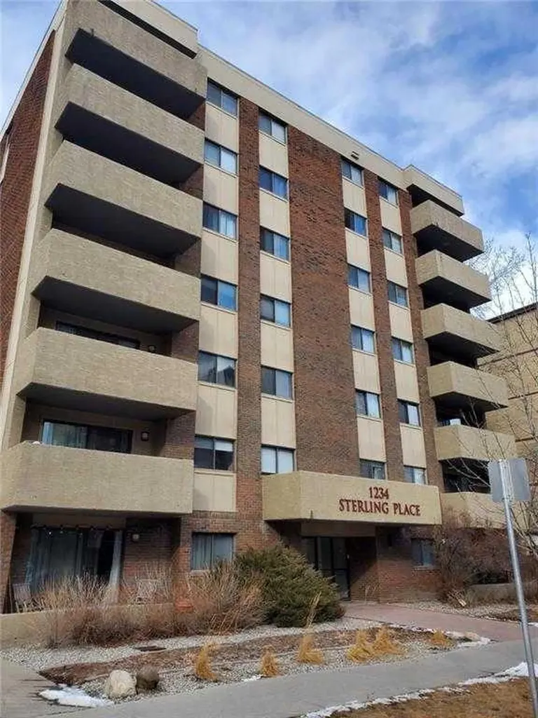 1234 14 Avenue SW Calgary AB T3C0V9