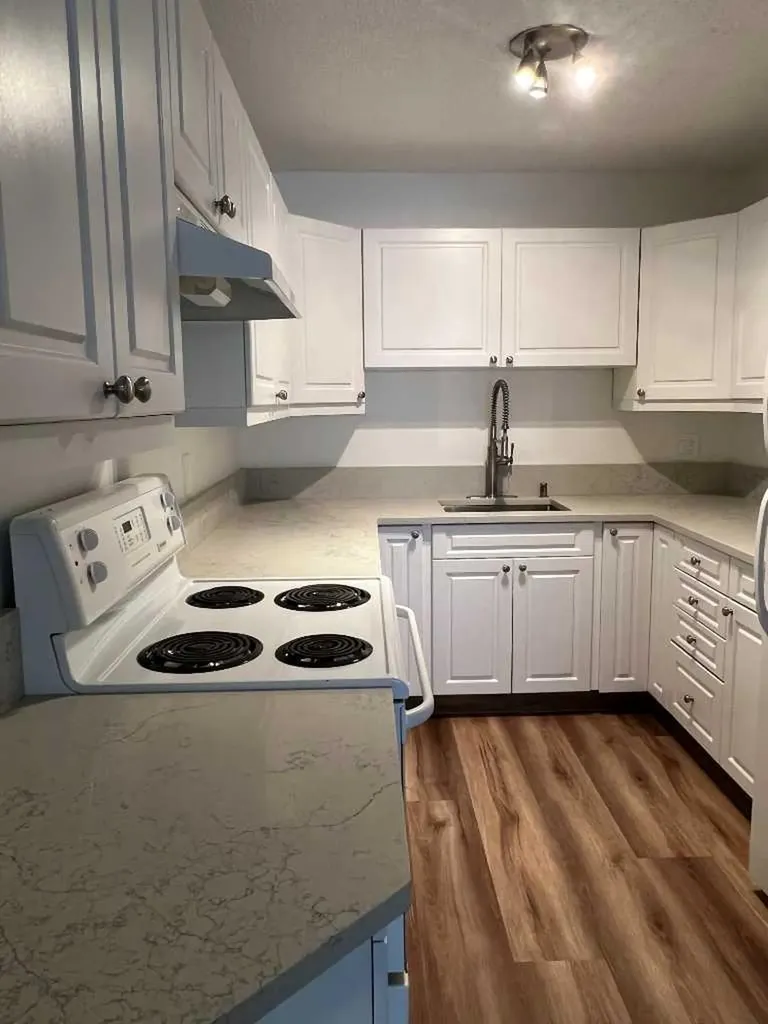 1234 14 Avenue SW Calgary AB T3C0V9