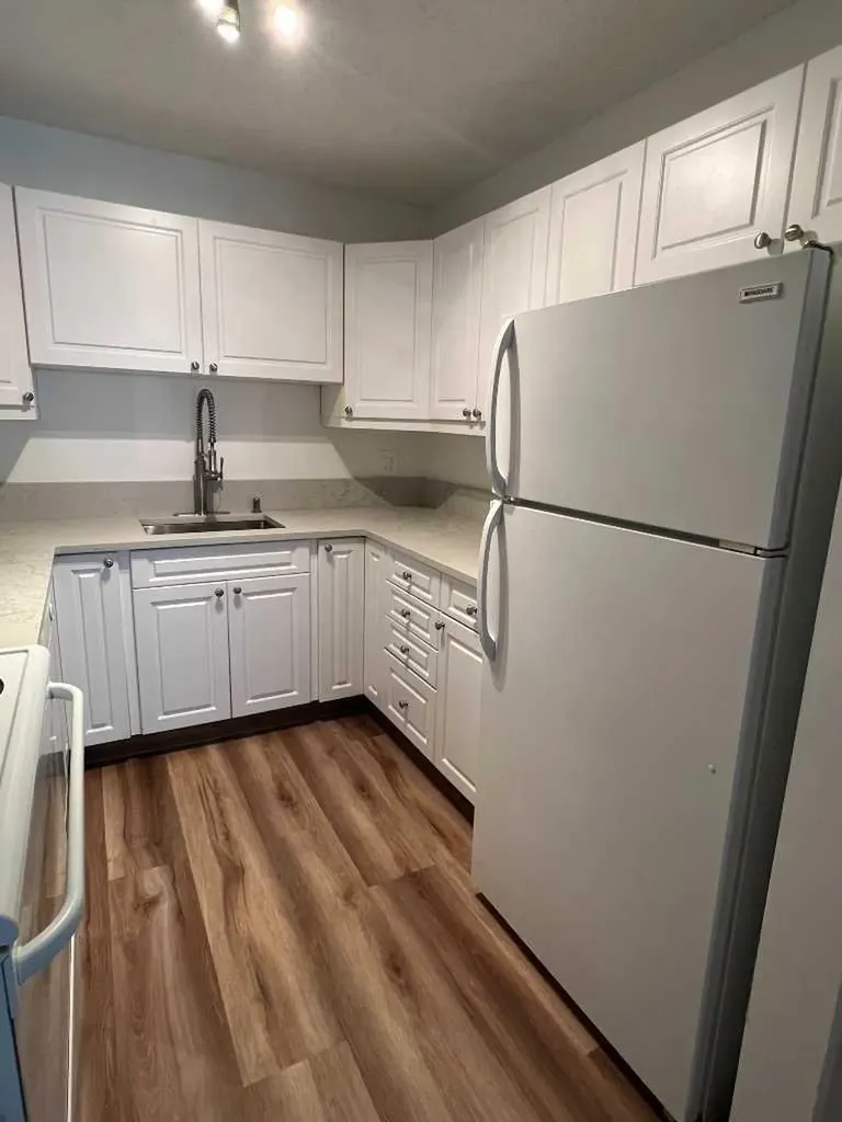 1234 14 Avenue SW Calgary AB T3C0V9