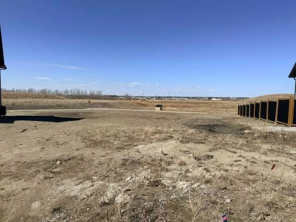 34 Parlby Crescent Lacombe AB T4L 0J9