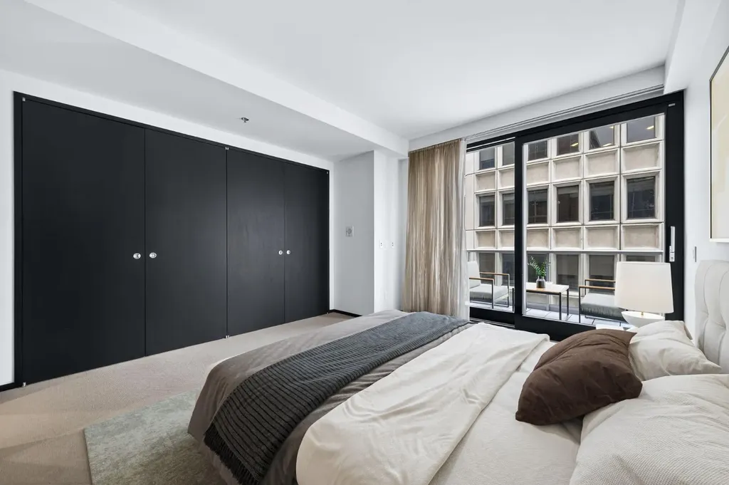 108 9 Avenue SW Calgary AB T2P 0S9