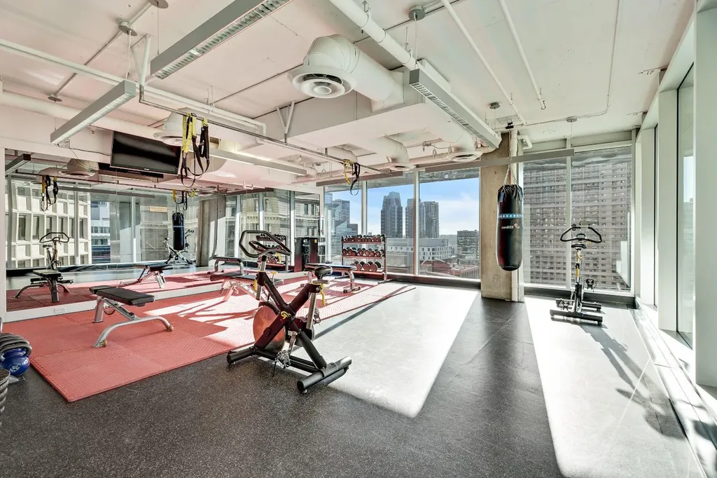 108 9 Avenue SW Calgary AB T2P 0S9