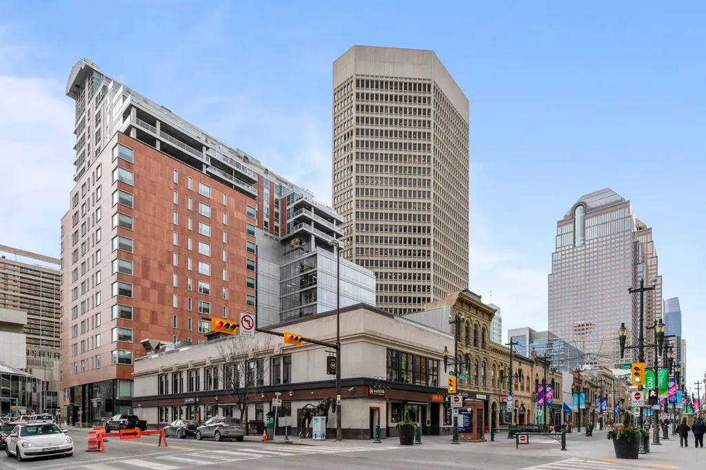 108 9 Avenue SW Calgary AB T2P 0S9