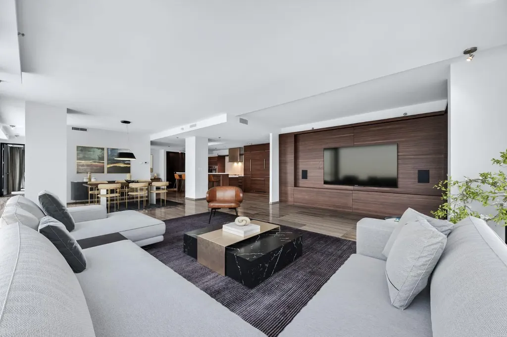 108 9 Avenue SW Calgary AB T2P 0S9