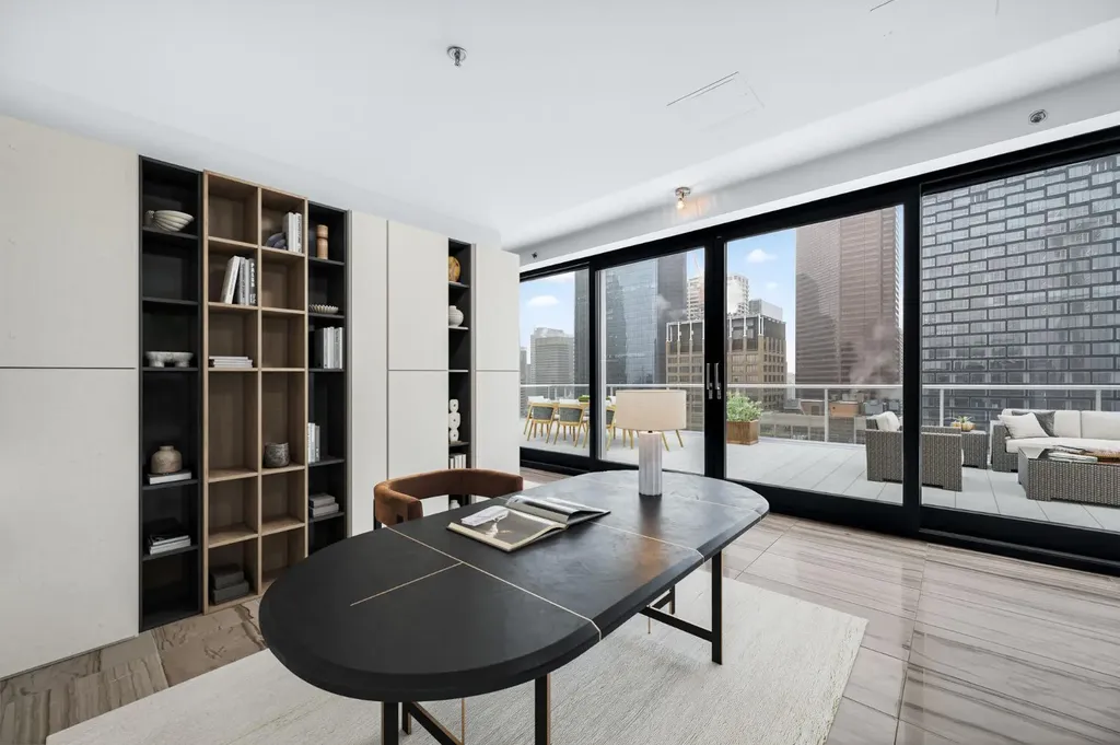 108 9 Avenue SW Calgary AB T2P 0S9